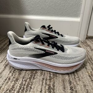 Brooks Ghost 17 Women's Athletic Shoes - White, Black, and Gold US 7.5